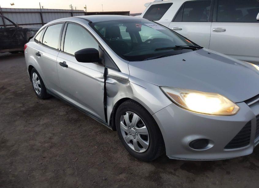 Photo 6 of 2014 Ford Focus S (VIN 1FADP3E26EL321092)