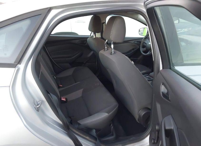 Photo 8 of 2014 Ford Focus S (VIN 1FADP3E26EL321092)