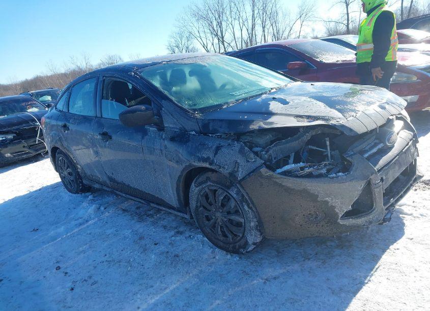 2014 Ford Focus S (VIN 1FADP3E26EL329855) main photo