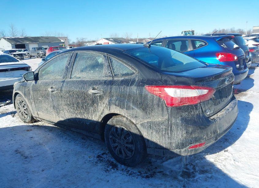 Photo 15 of 2014 Ford Focus S (VIN 1FADP3E26EL329855)