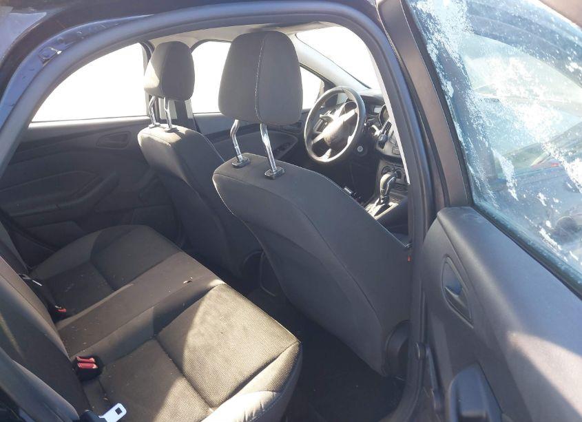 Photo 8 of 2014 Ford Focus S (VIN 1FADP3E26EL329855)