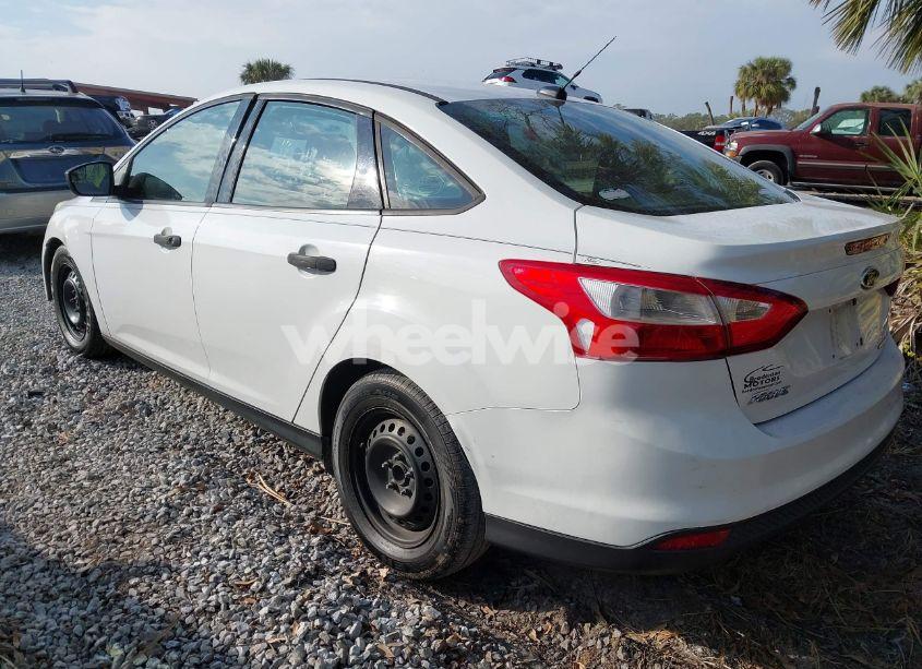 Photo 3 of 2014 Ford Focus S (VIN 1FADP3E26EL356165)