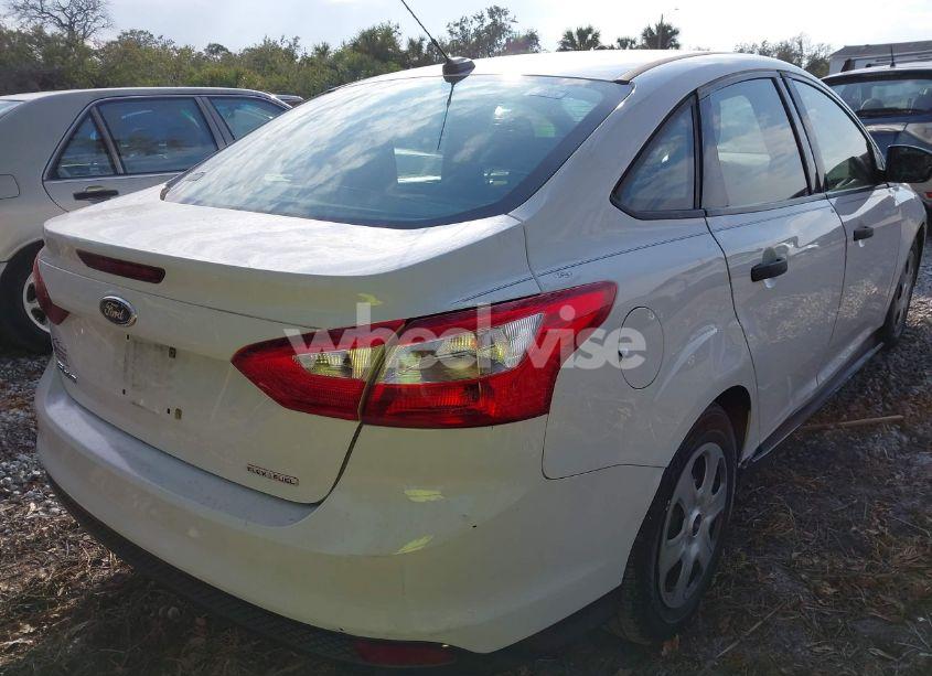 Photo 4 of 2014 Ford Focus S (VIN 1FADP3E26EL356165)