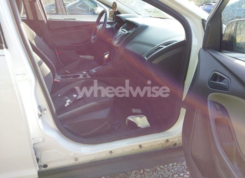 Photo 5 of 2014 Ford Focus S (VIN 1FADP3E26EL356165)