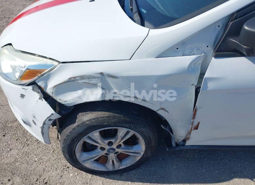 Photo 14 of 2014 Ford Focus S (VIN 1FADP3E26EL366050)