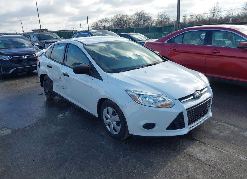 2014 Ford Focus S (VIN 1FADP3E26EL393541) main photo
