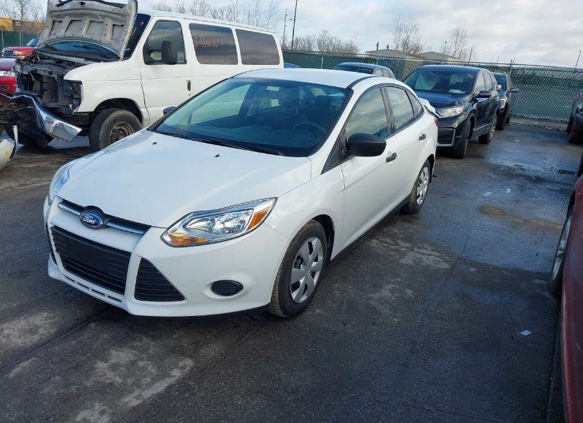 Photo 2 of 2014 Ford Focus S (VIN 1FADP3E26EL393541)