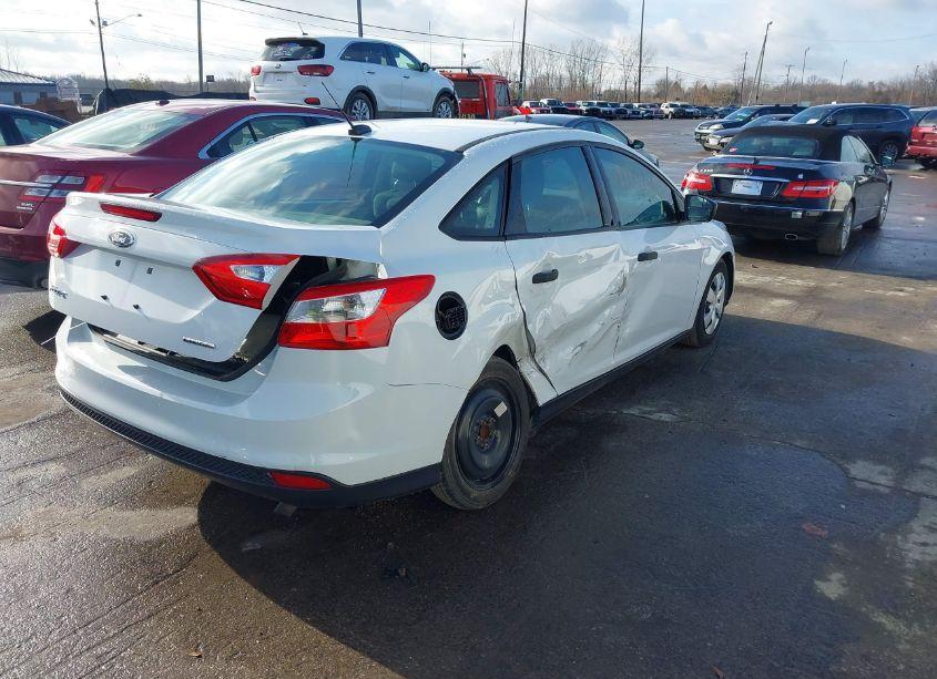 Photo 4 of 2014 Ford Focus S (VIN 1FADP3E26EL393541)
