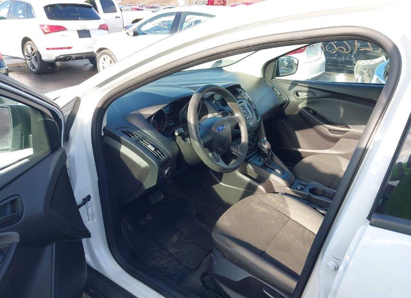 Photo 5 of 2014 Ford Focus S (VIN 1FADP3E26EL393541)