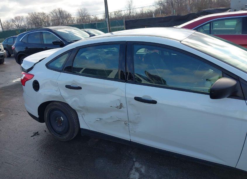 Photo 6 of 2014 Ford Focus S (VIN 1FADP3E26EL393541)