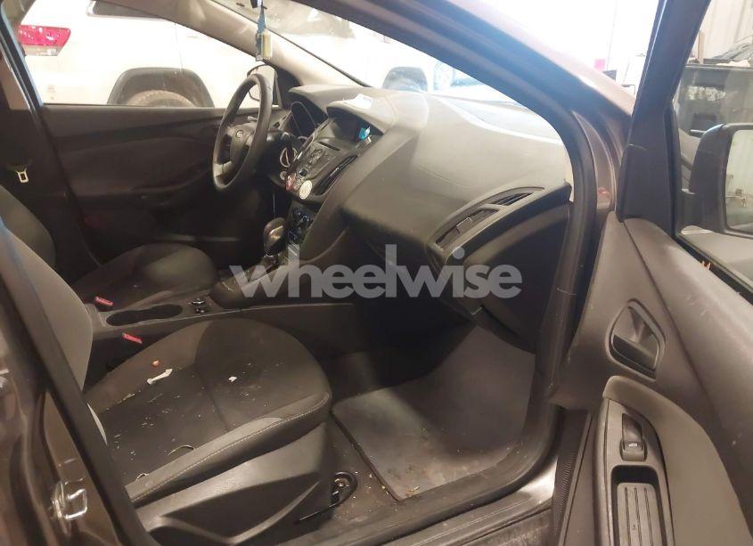 Photo 5 of 2014 Ford Focus S (VIN 1FADP3E26EL406031)