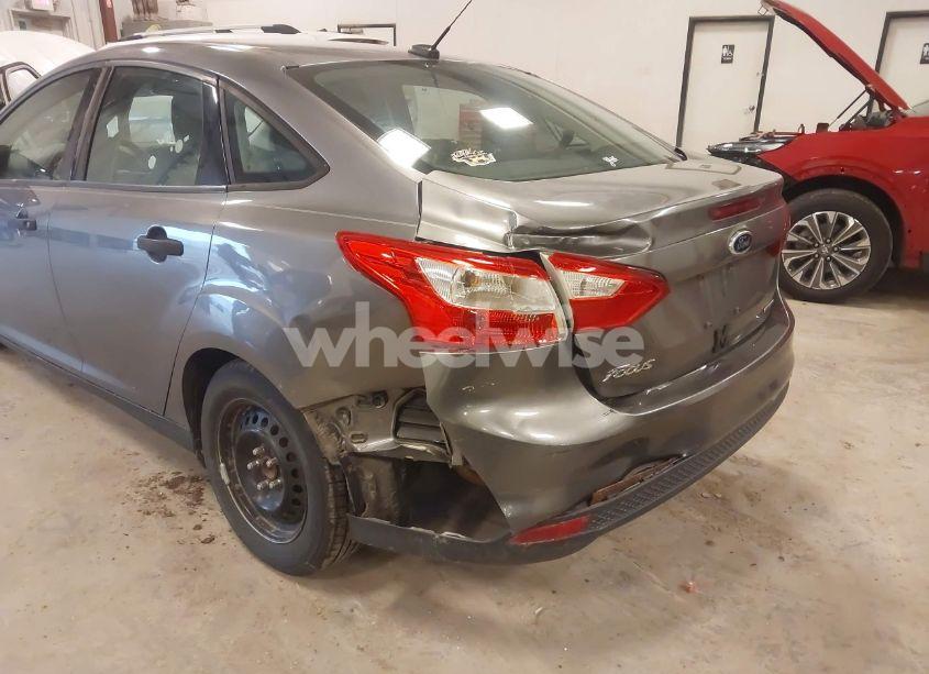 Photo 6 of 2014 Ford Focus S (VIN 1FADP3E26EL406031)
