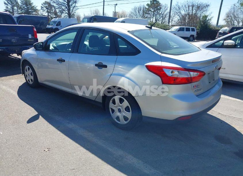 Photo 3 of 2014 Ford Focus S (VIN 1FADP3E26EL418163)