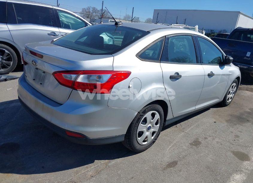 Photo 4 of 2014 Ford Focus S (VIN 1FADP3E26EL418163)