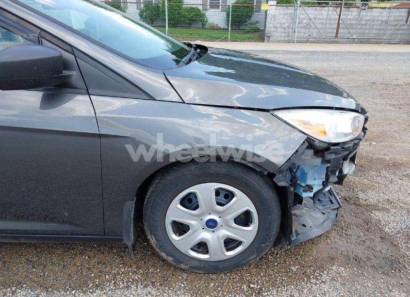 Photo 18 of 2016 Ford Focus S (VIN 1FADP3E26GL207998)