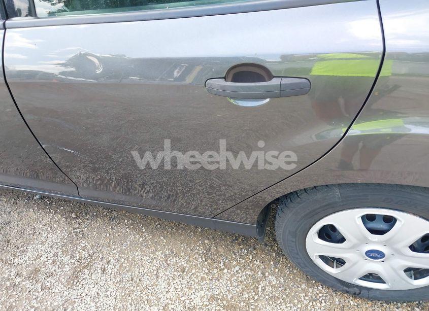 Photo 20 of 2016 Ford Focus S (VIN 1FADP3E26GL207998)