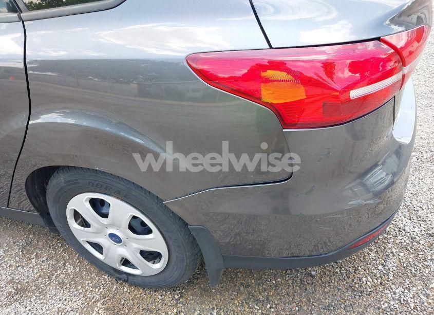 Photo 21 of 2016 Ford Focus S (VIN 1FADP3E26GL207998)