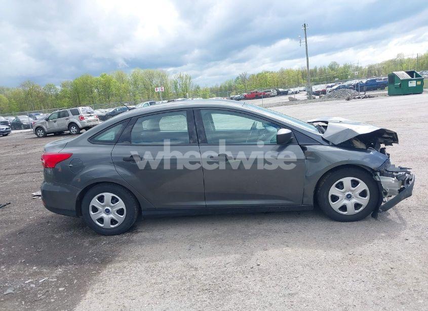 Photo 13 of 2016 Ford Focus S (VIN 1FADP3E26GL374152)