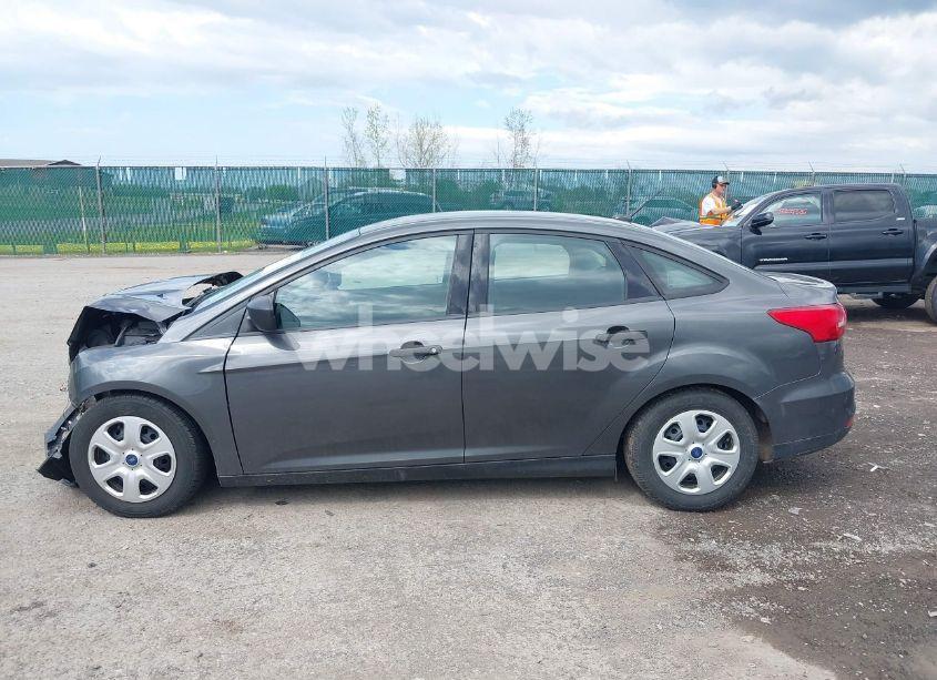 Photo 14 of 2016 Ford Focus S (VIN 1FADP3E26GL374152)