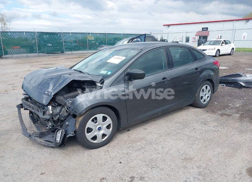 Photo 2 of 2016 Ford Focus S (VIN 1FADP3E26GL374152)