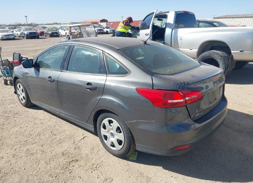 Photo 3 of 2016 Ford Focus S (VIN 1FADP3E26GL375866)