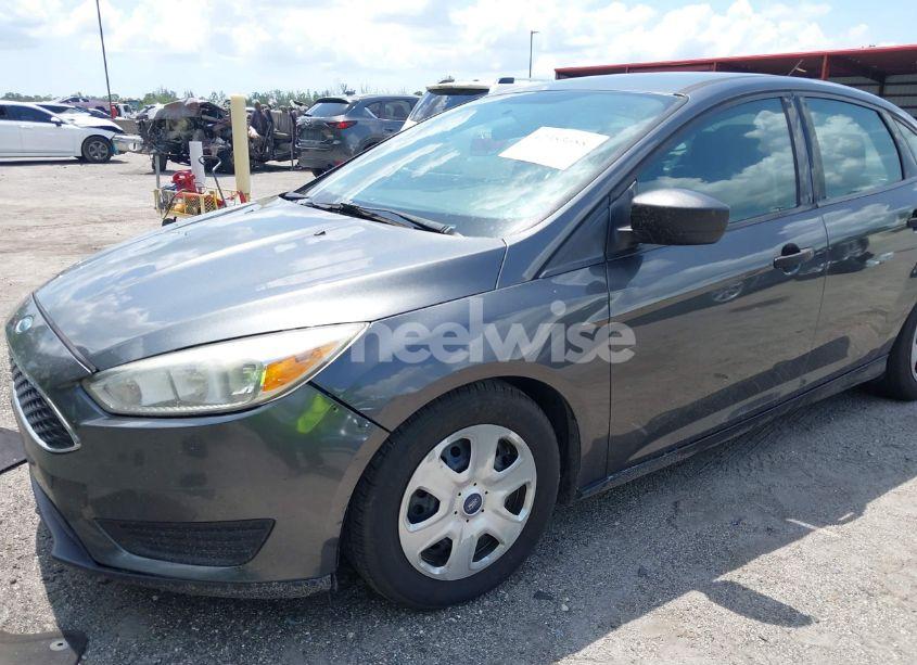 Photo 6 of 2016 Ford Focus S (VIN 1FADP3E26GL376838)
