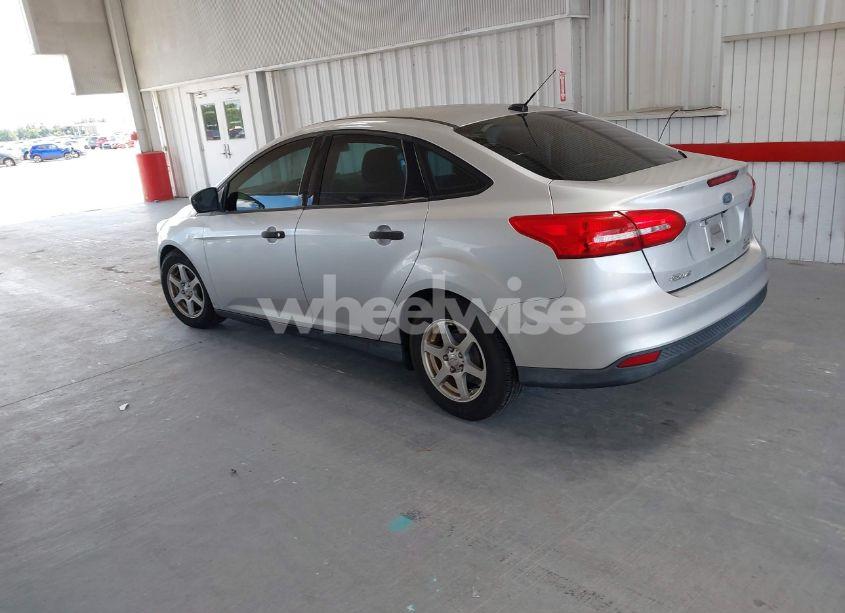 Photo 3 of 2016 Ford Focus S (VIN 1FADP3E26GL393705)