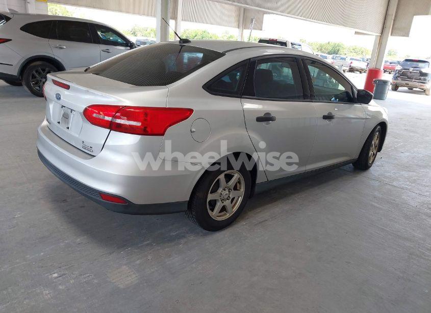 Photo 4 of 2016 Ford Focus S (VIN 1FADP3E26GL393705)