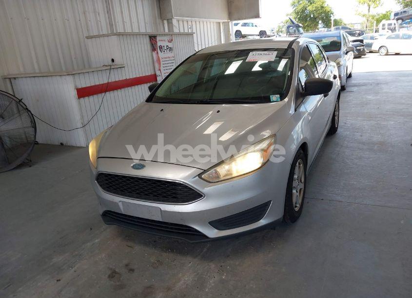 Photo 6 of 2016 Ford Focus S (VIN 1FADP3E26GL393705)