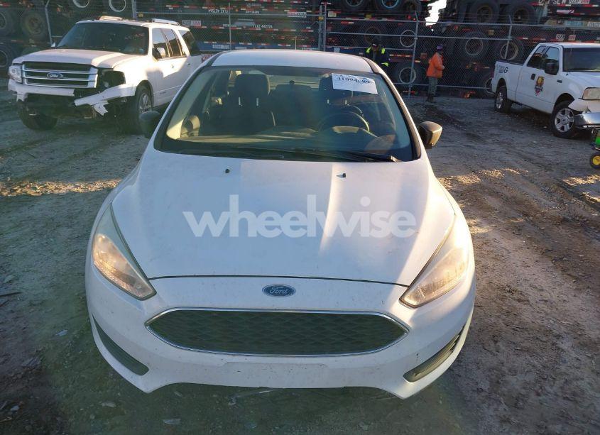 Photo 12 of 2017 Ford Focus S (VIN 1FADP3E26HL231915)