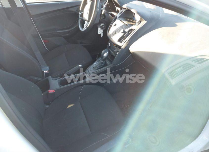 Photo 5 of 2017 Ford Focus S (VIN 1FADP3E26HL231915)