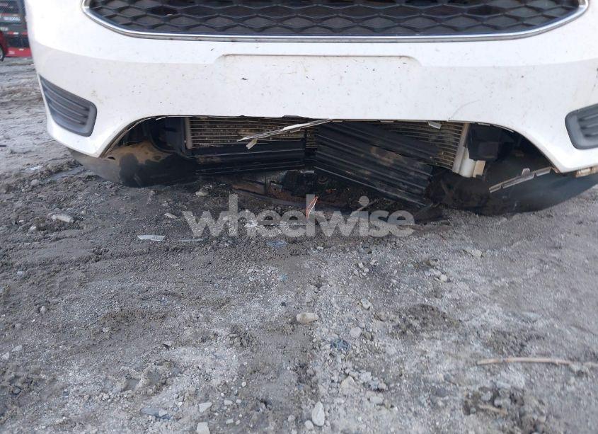 Photo 6 of 2017 Ford Focus S (VIN 1FADP3E26HL231915)