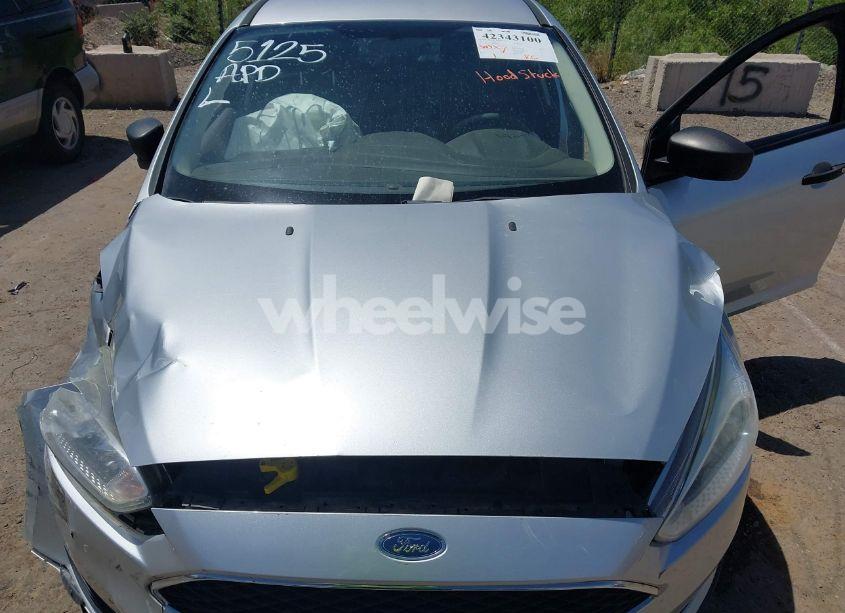 Photo 10 of 2017 Ford Focus S (VIN 1FADP3E26HL235737)