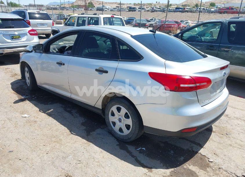 Photo 3 of 2017 Ford Focus S (VIN 1FADP3E26HL235737)