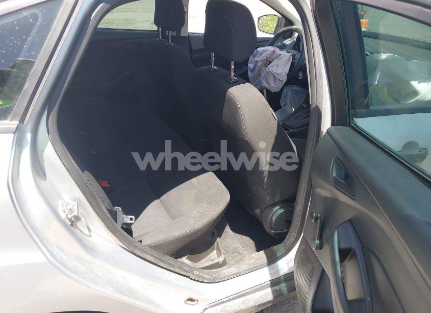 Photo 8 of 2017 Ford Focus S (VIN 1FADP3E26HL235737)