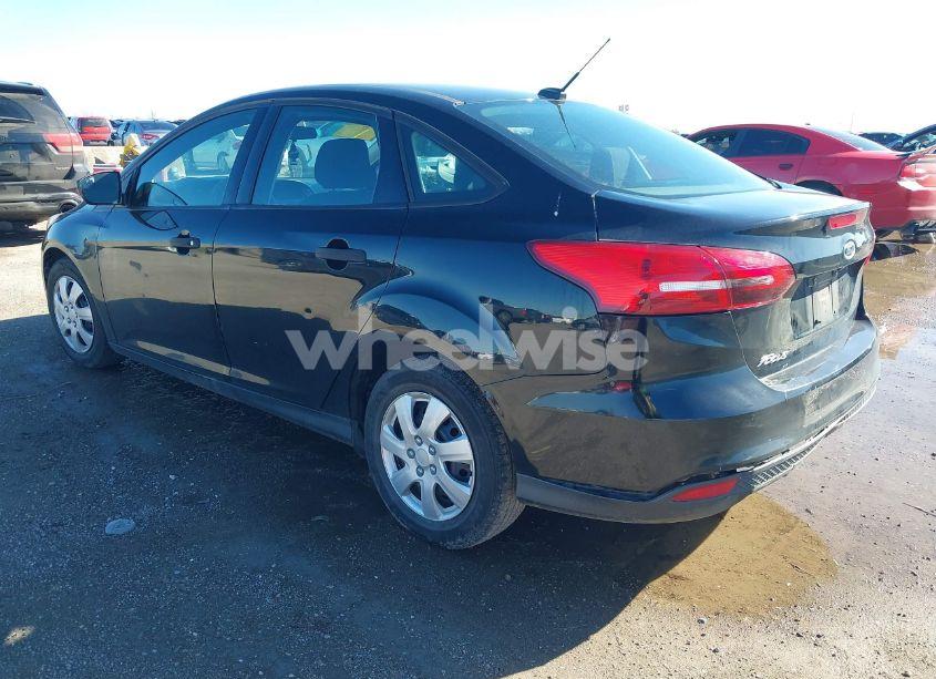 Photo 3 of 2017 Ford Focus S (VIN 1FADP3E26HL255924)