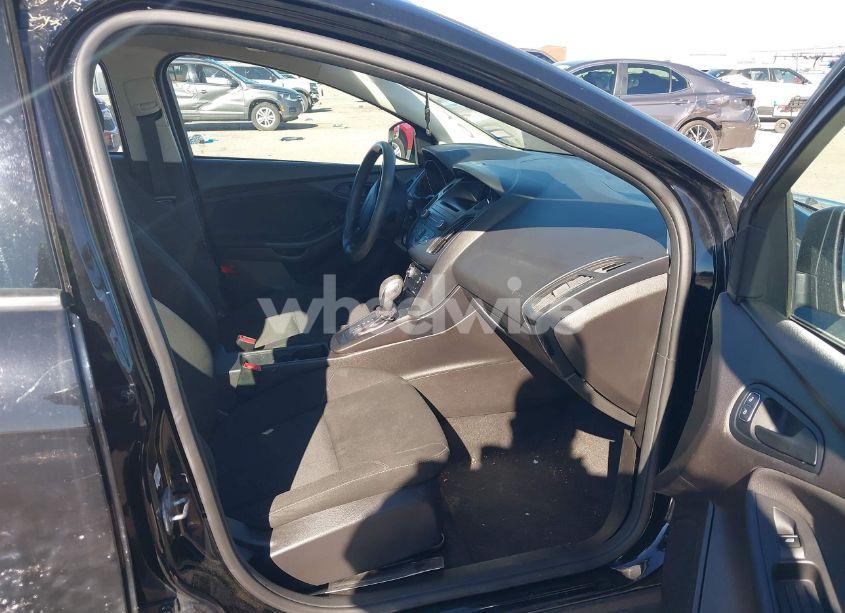 Photo 5 of 2017 Ford Focus S (VIN 1FADP3E26HL255924)