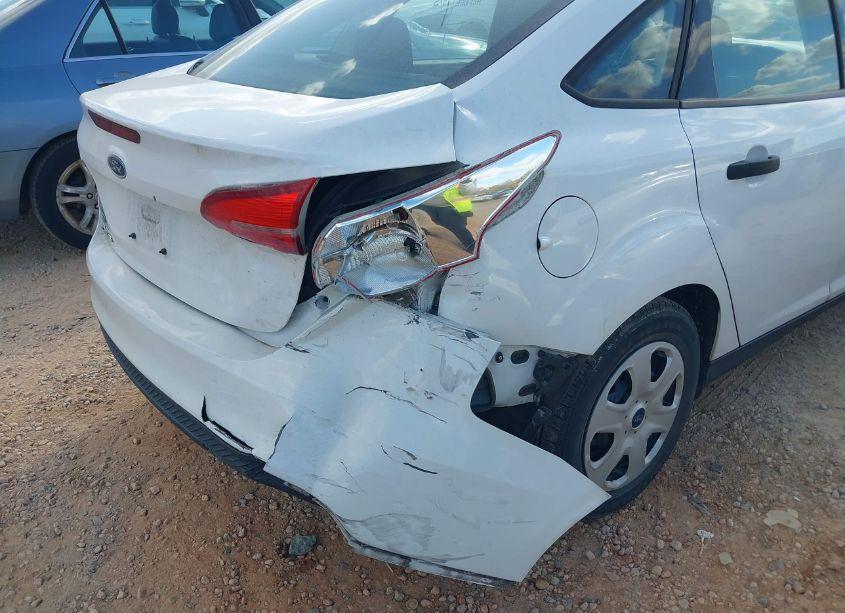 Photo 14 of 2017 Ford Focus S (VIN 1FADP3E26HL256314)