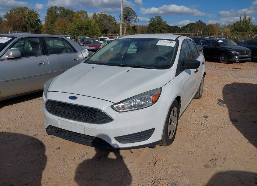 Photo 2 of 2017 Ford Focus S (VIN 1FADP3E26HL256314)
