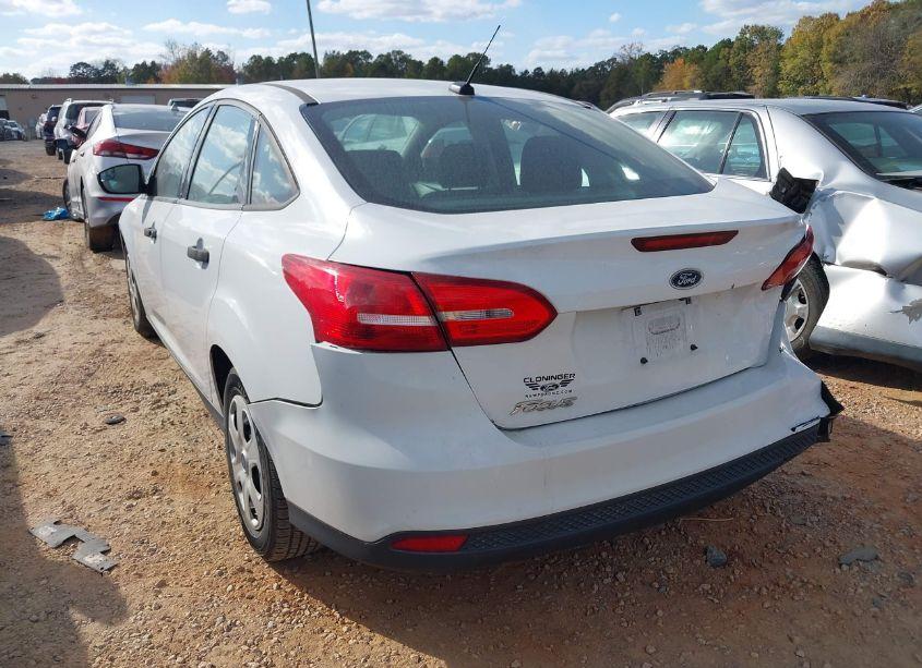 Photo 3 of 2017 Ford Focus S (VIN 1FADP3E26HL256314)