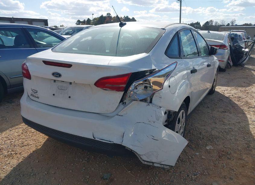 Photo 4 of 2017 Ford Focus S (VIN 1FADP3E26HL256314)