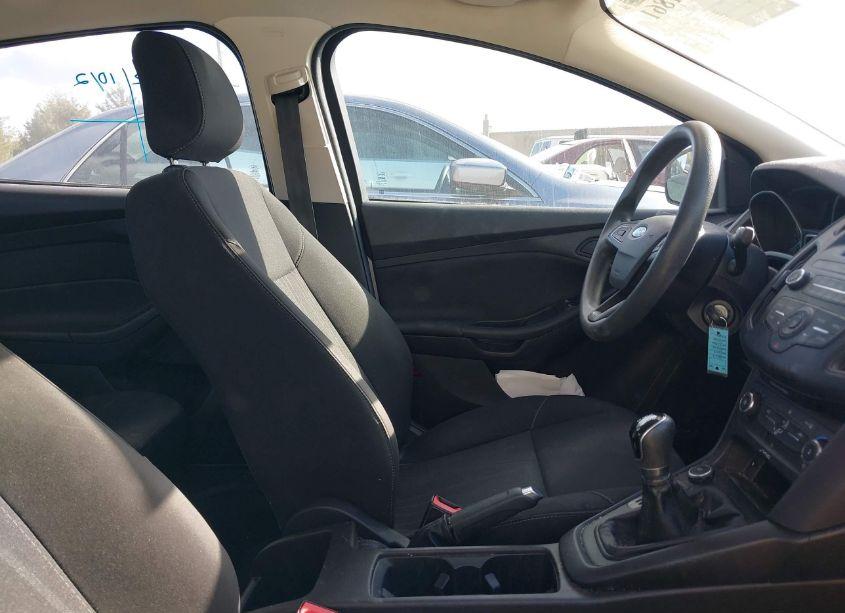 Photo 5 of 2017 Ford Focus S (VIN 1FADP3E26HL256314)