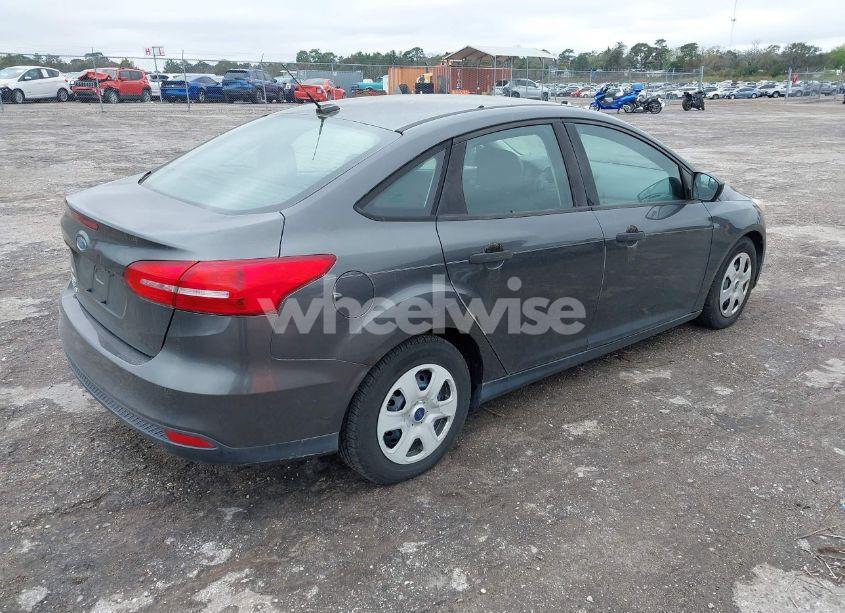 Photo 4 of 2017 Ford Focus S (VIN 1FADP3E26HL312395)