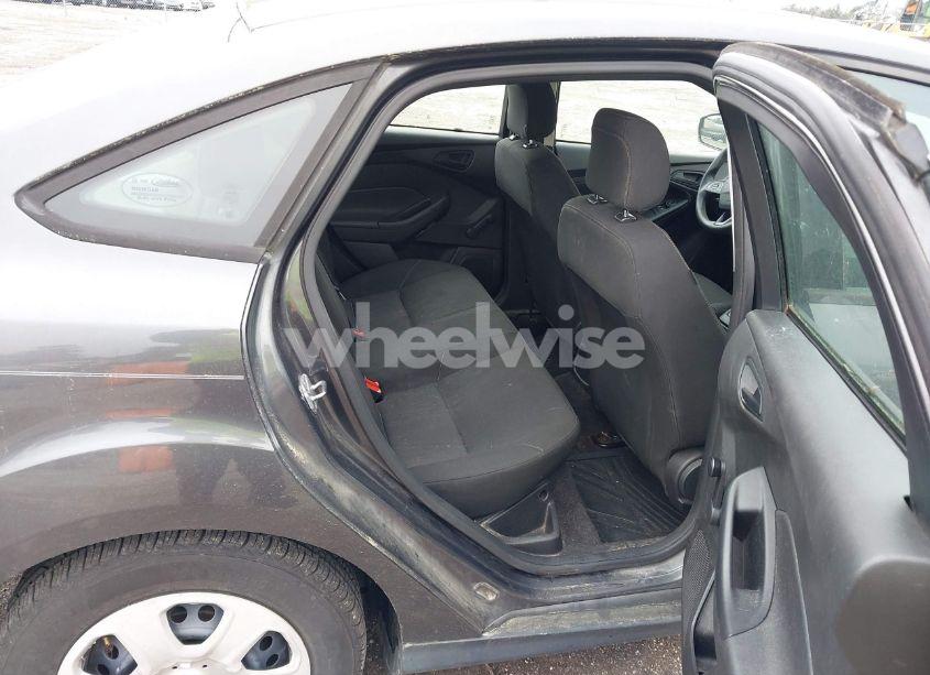 Photo 8 of 2017 Ford Focus S (VIN 1FADP3E26HL312395)