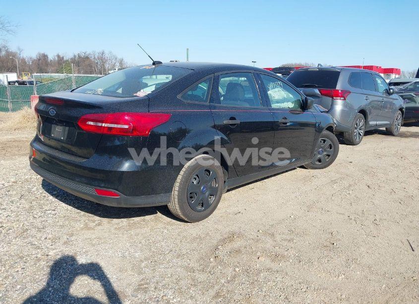 Photo 4 of 2017 Ford Focus S (VIN 1FADP3E26HL338947)