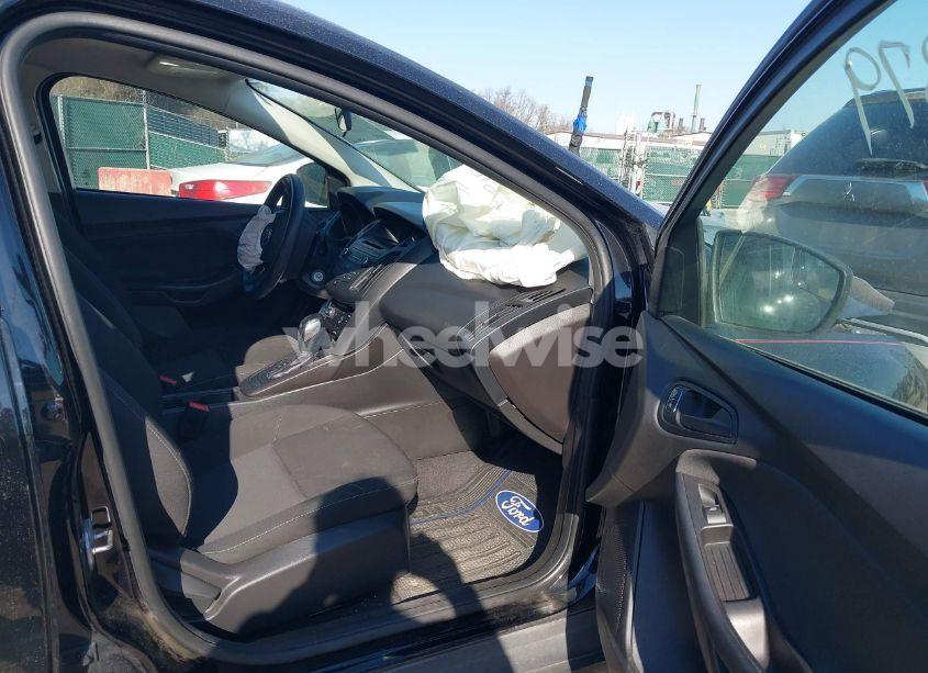 Photo 5 of 2017 Ford Focus S (VIN 1FADP3E26HL338947)