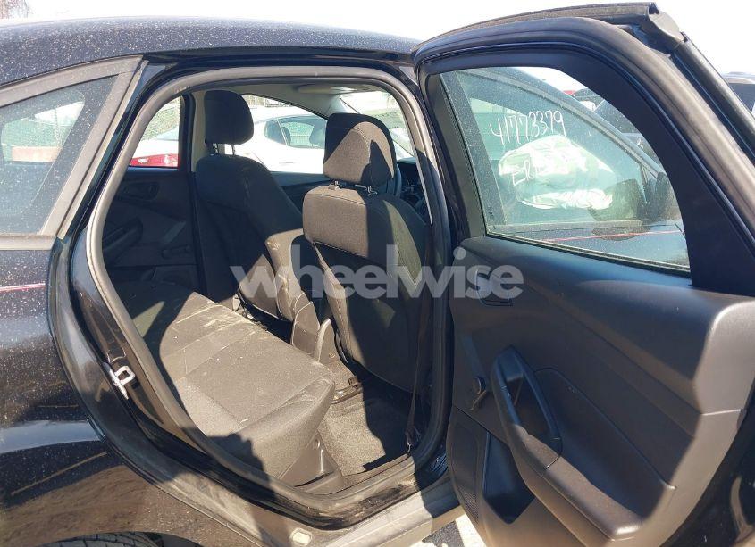 Photo 8 of 2017 Ford Focus S (VIN 1FADP3E26HL338947)