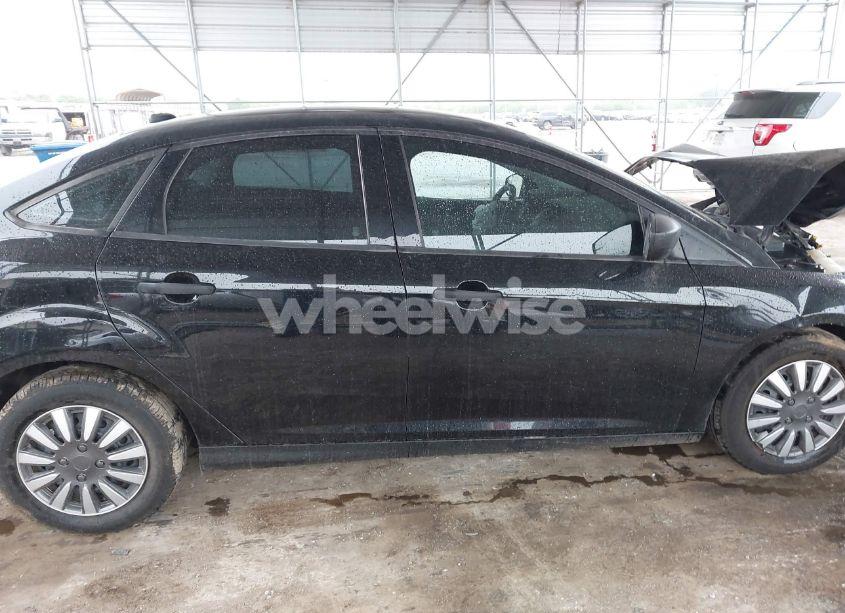 Photo 12 of 2018 Ford Focus S (VIN 1FADP3E26JL302732)