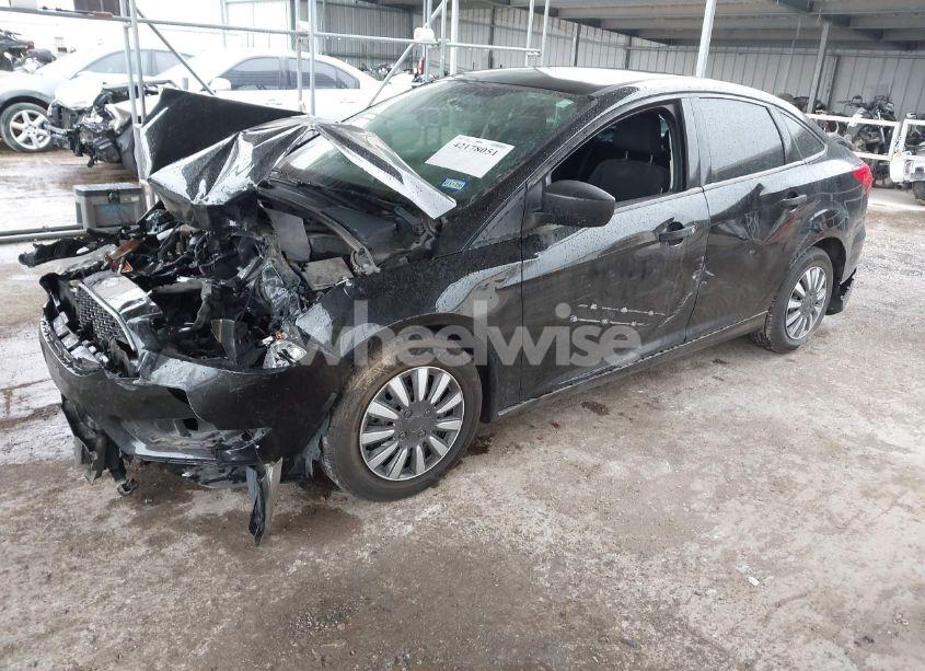 Photo 2 of 2018 Ford Focus S (VIN 1FADP3E26JL302732)