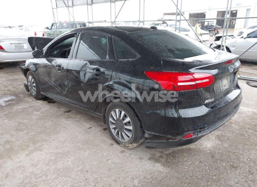 Photo 3 of 2018 Ford Focus S (VIN 1FADP3E26JL302732)